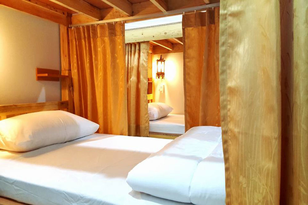The Sun Hostel Chiang Mai Bagian luar foto