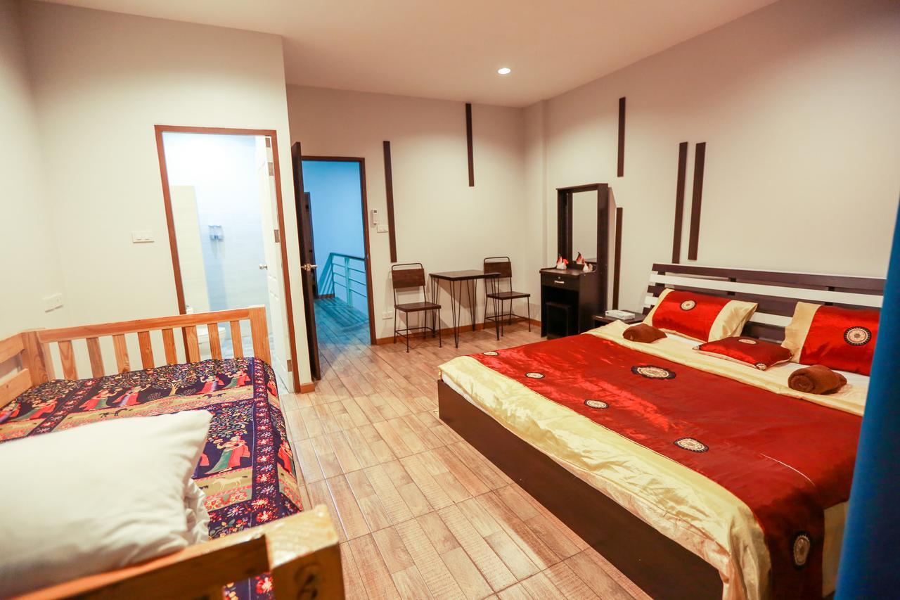 The Sun Hostel Chiang Mai Bagian luar foto